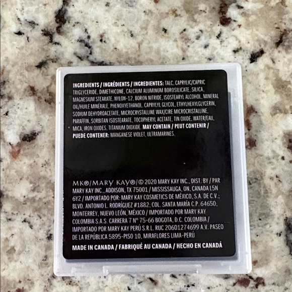 DISCONTINUED MK Eyeshadow Quad - Warm Pinks - Picture 3 of 3